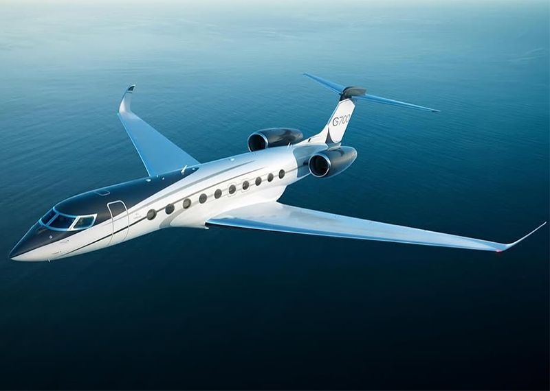 Gulfstream G700, 13-passenger configuration